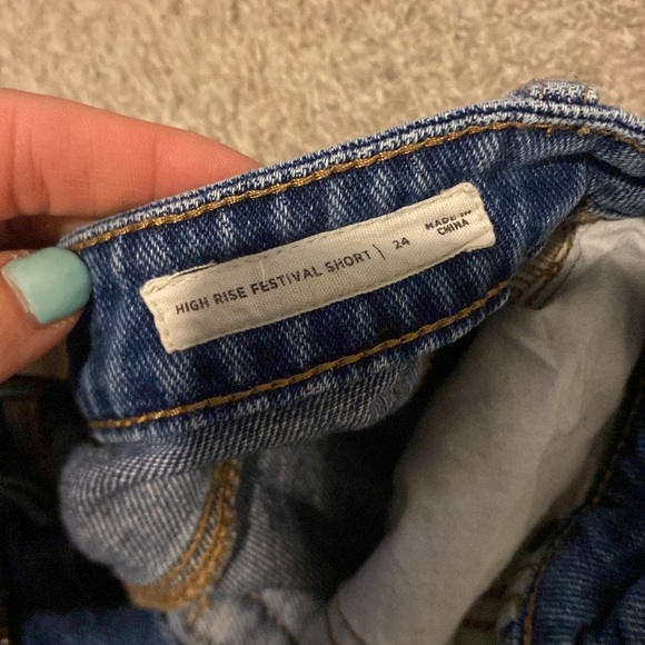 Pacsun high rise denim shorts - Picture 2 of 3